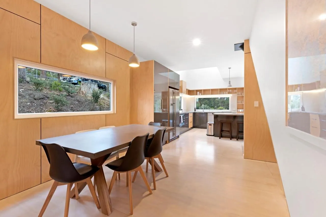 Relax At Ridgeway - Native Bushland Views Villa Hobart 0*,  Australia