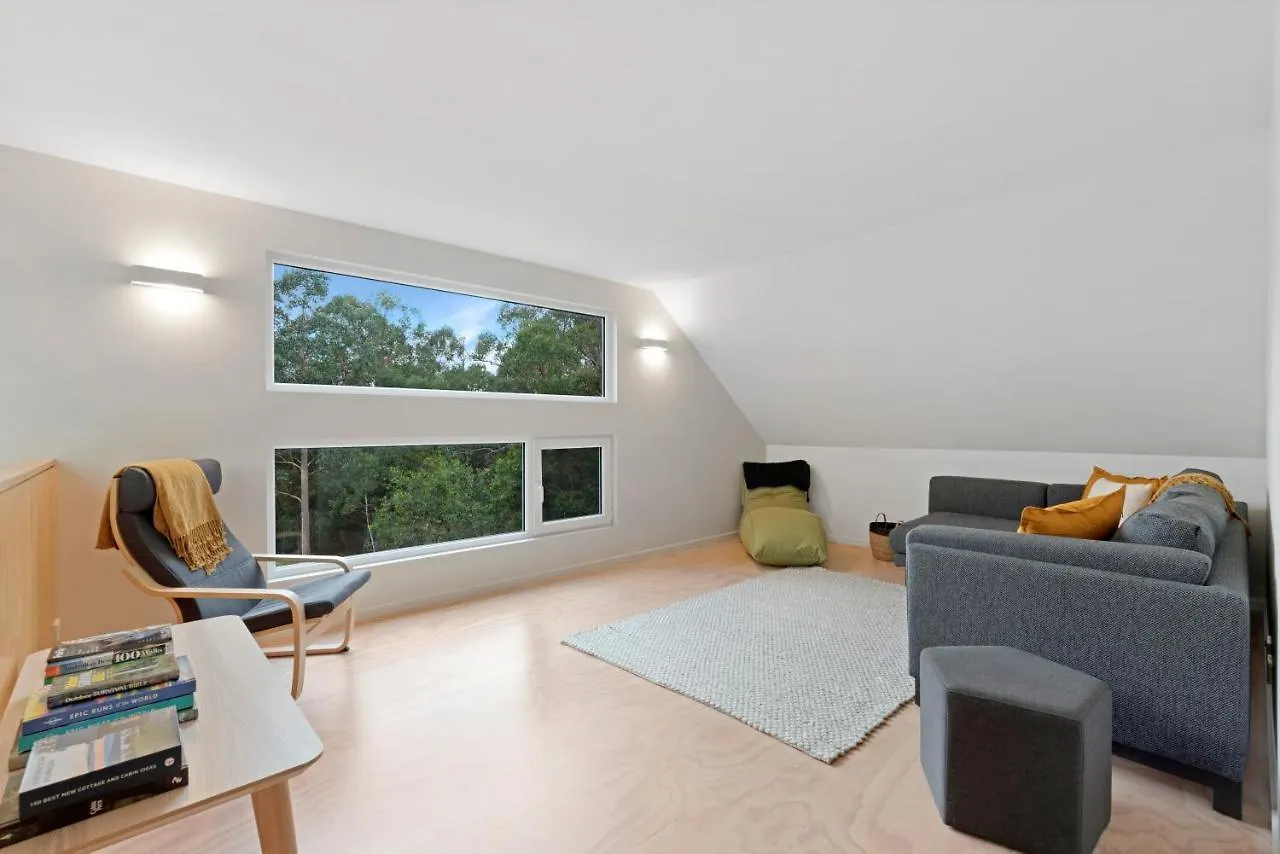 Relax At Ridgeway - Native Bushland Views Villa Hobart Holiday home