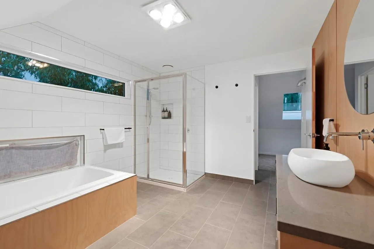Relax At Ridgeway - Native Bushland Views Villa Hobart Holiday home