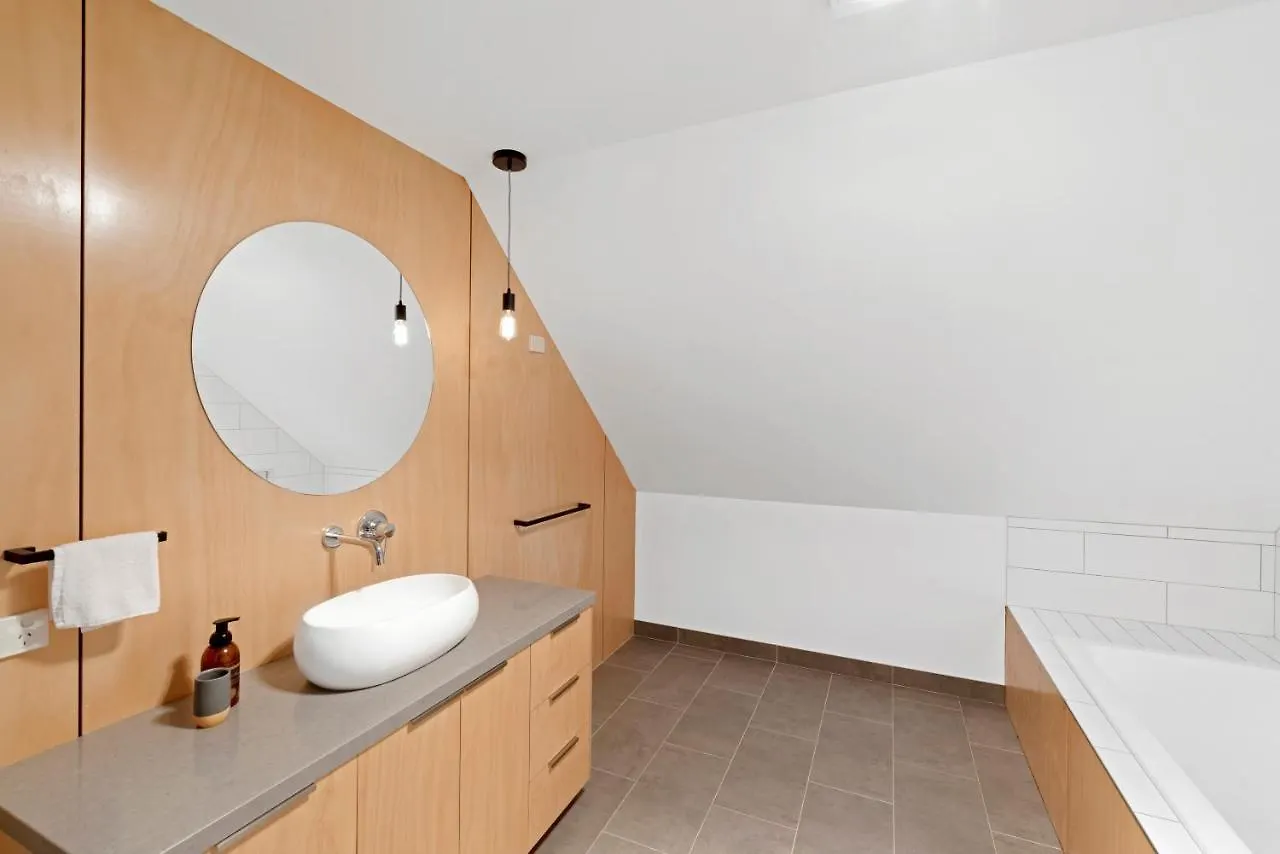 Relax At Ridgeway - Native Bushland Views Villa Hobart