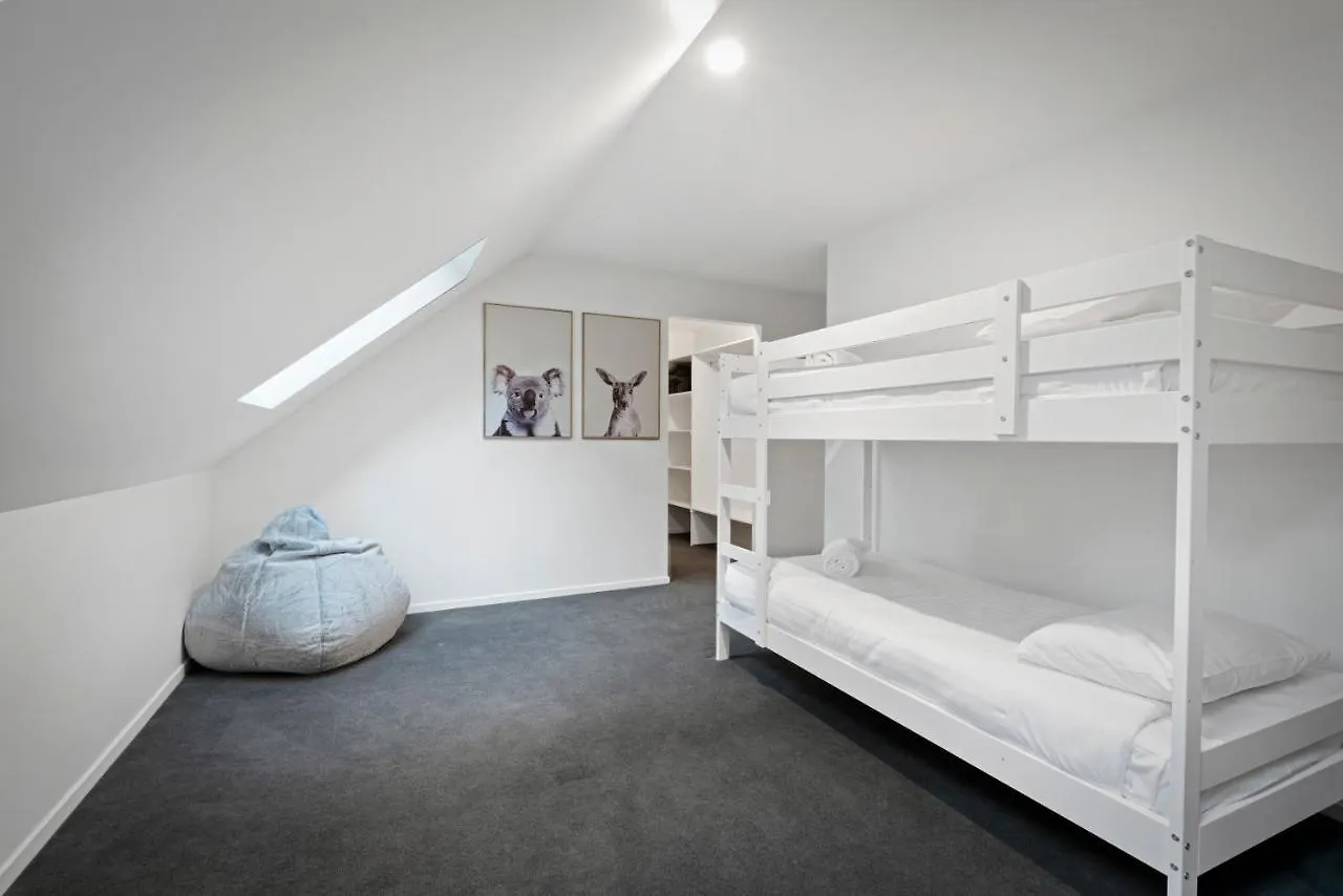 Relax At Ridgeway - Native Bushland Views Villa Hobart Holiday home